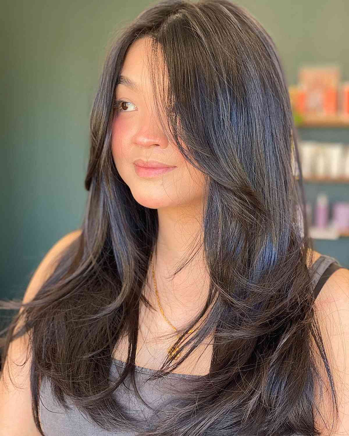 32 Most Flattering Long Hairstyles for Round Face Shapes