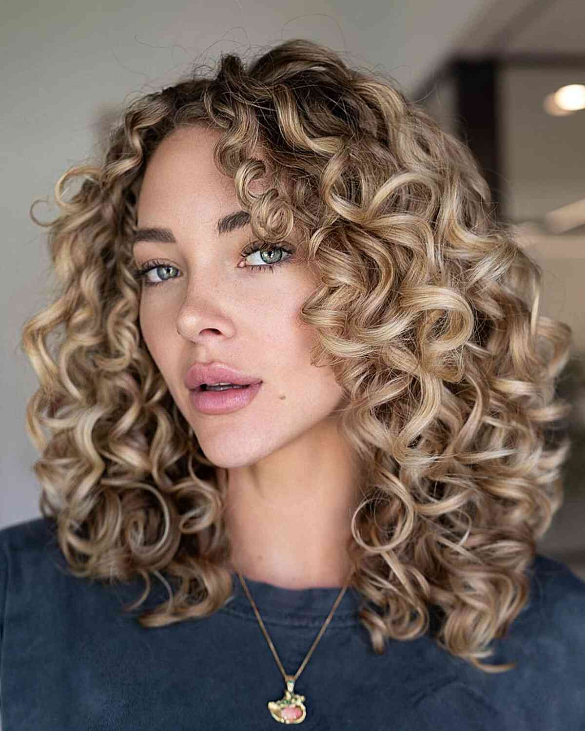 76 Top Shoulder-Length Curly Haircuts &amp; Styles for 2025