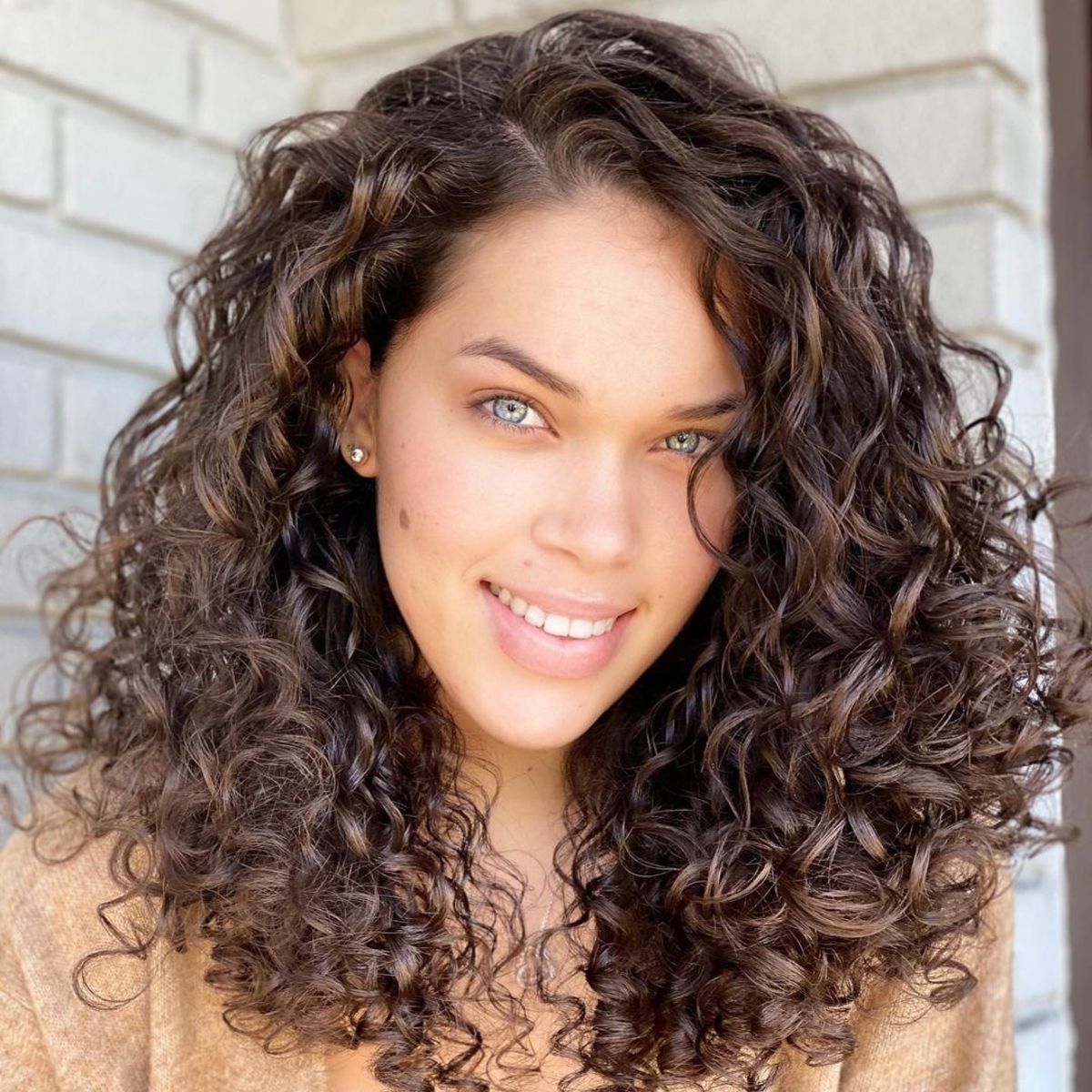 76 Top Shoulder-Length Curly Haircuts &amp; Styles for 2025