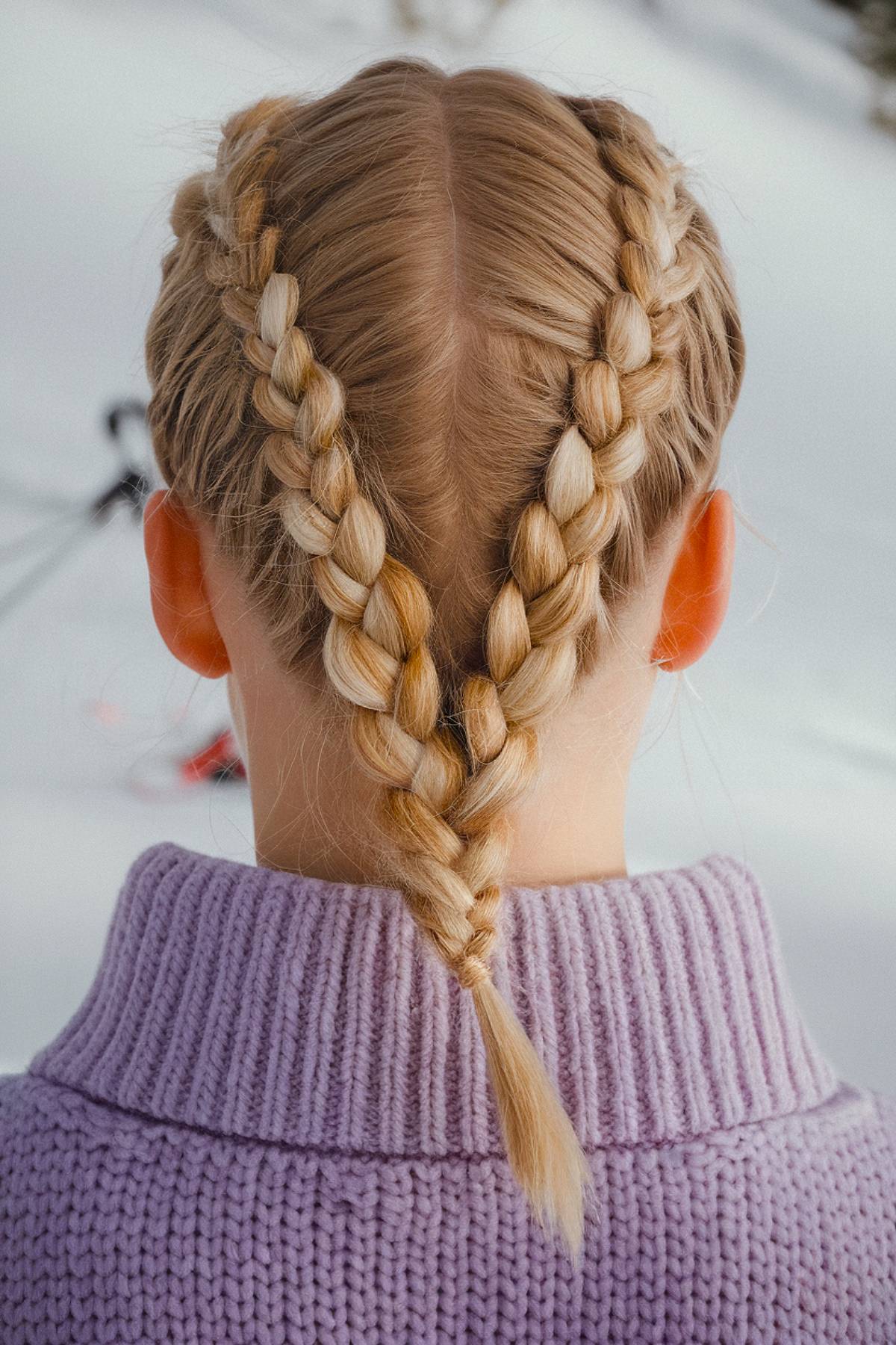 20 Easy Skiing Hairstyles to Stay Chic on the Slopes in 2025