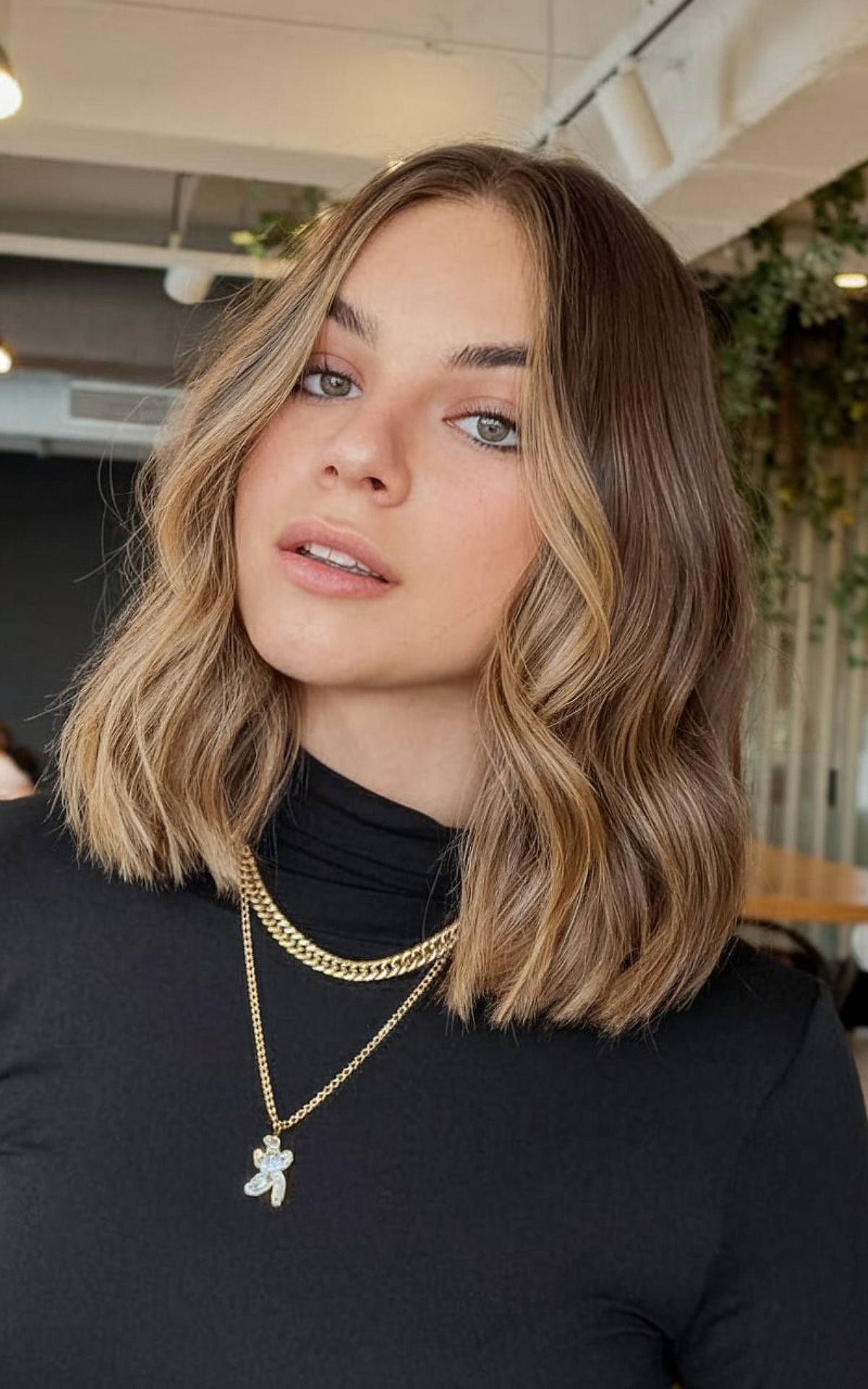 Best Hairstyles for Thick, Wavy Hair in 2025 + 2025