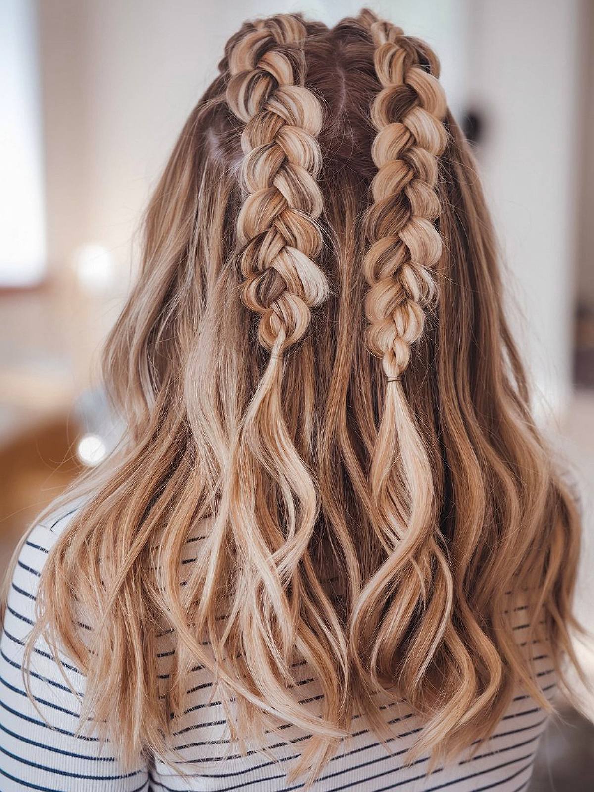 Best Hairstyles for Thick, Wavy Hair in 2025 + 2025