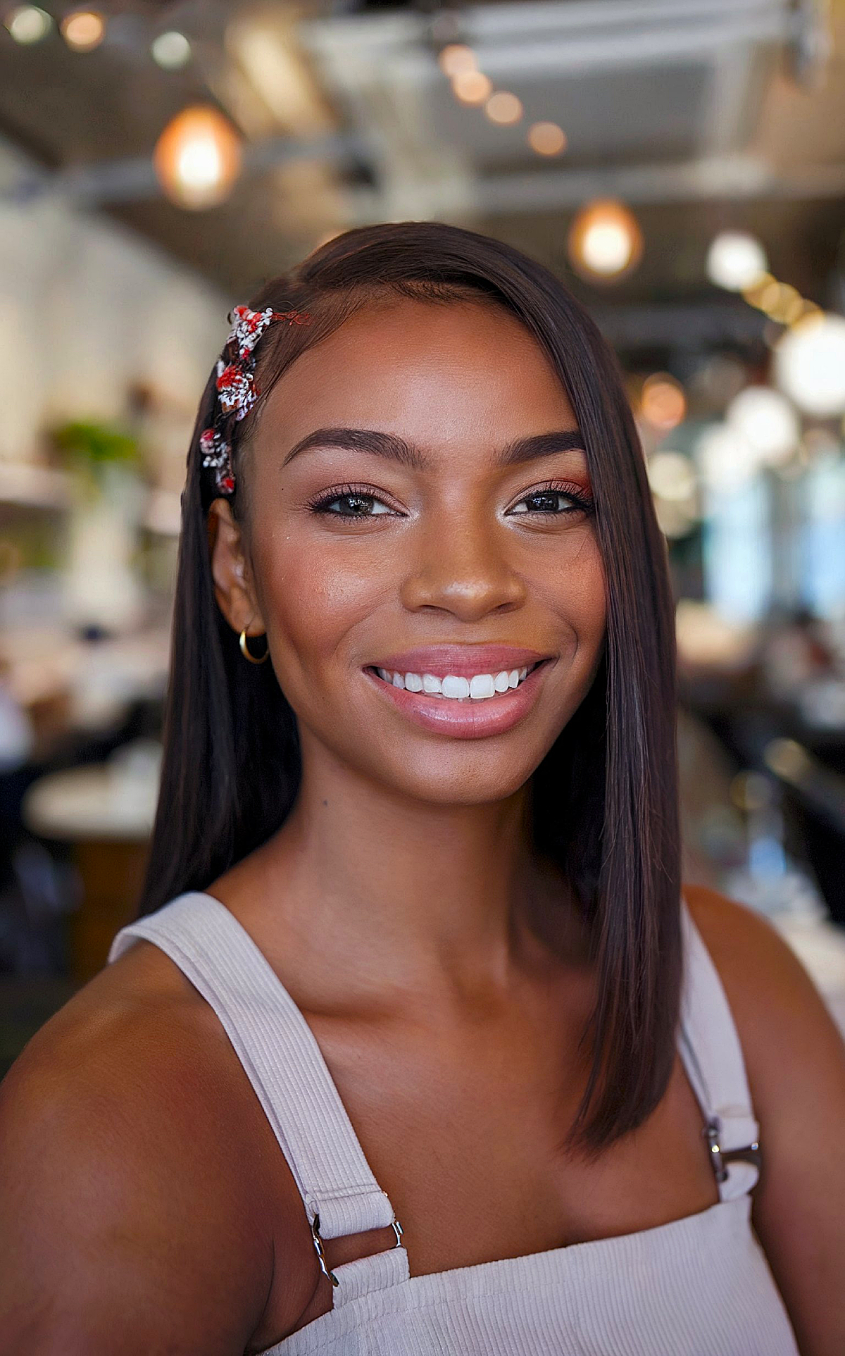 The Best Christmas Hairstyles for Women in 2025 (16 Festive Ideas)