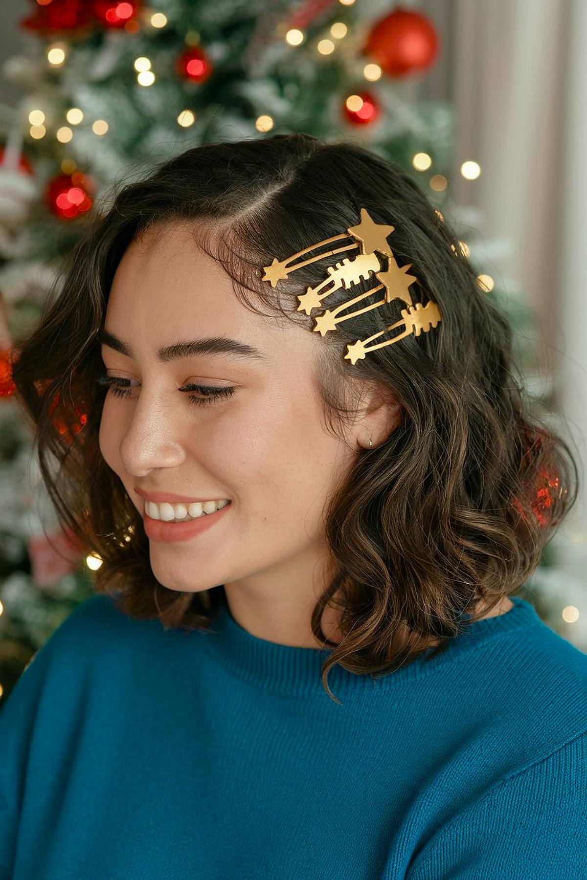 The Best Christmas Hairstyles for Women in 2025 (16 Festive Ideas)