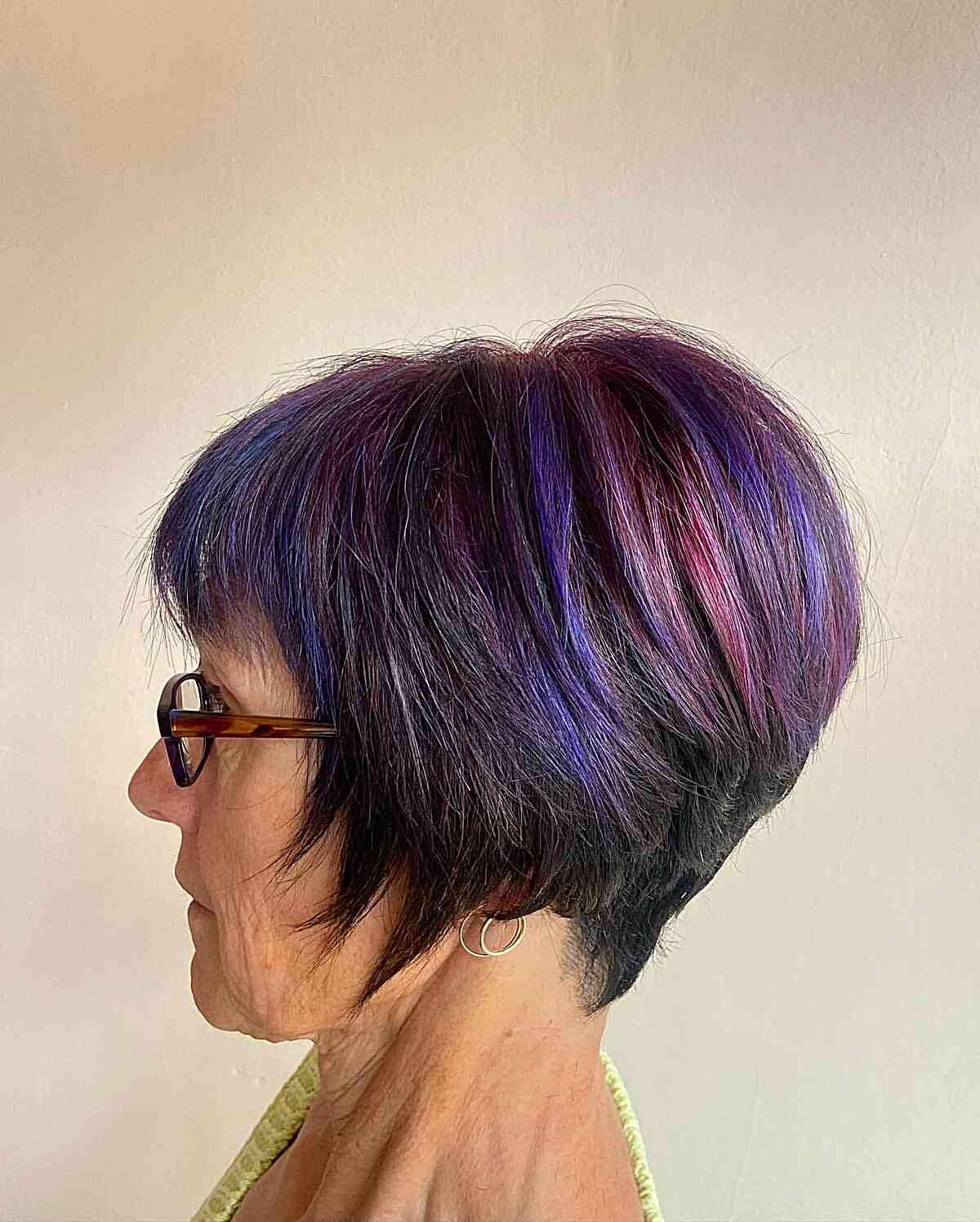 Here Are 25 Older Women Who Perfectly Pull Off The Modern “Wedge Cut” With Style