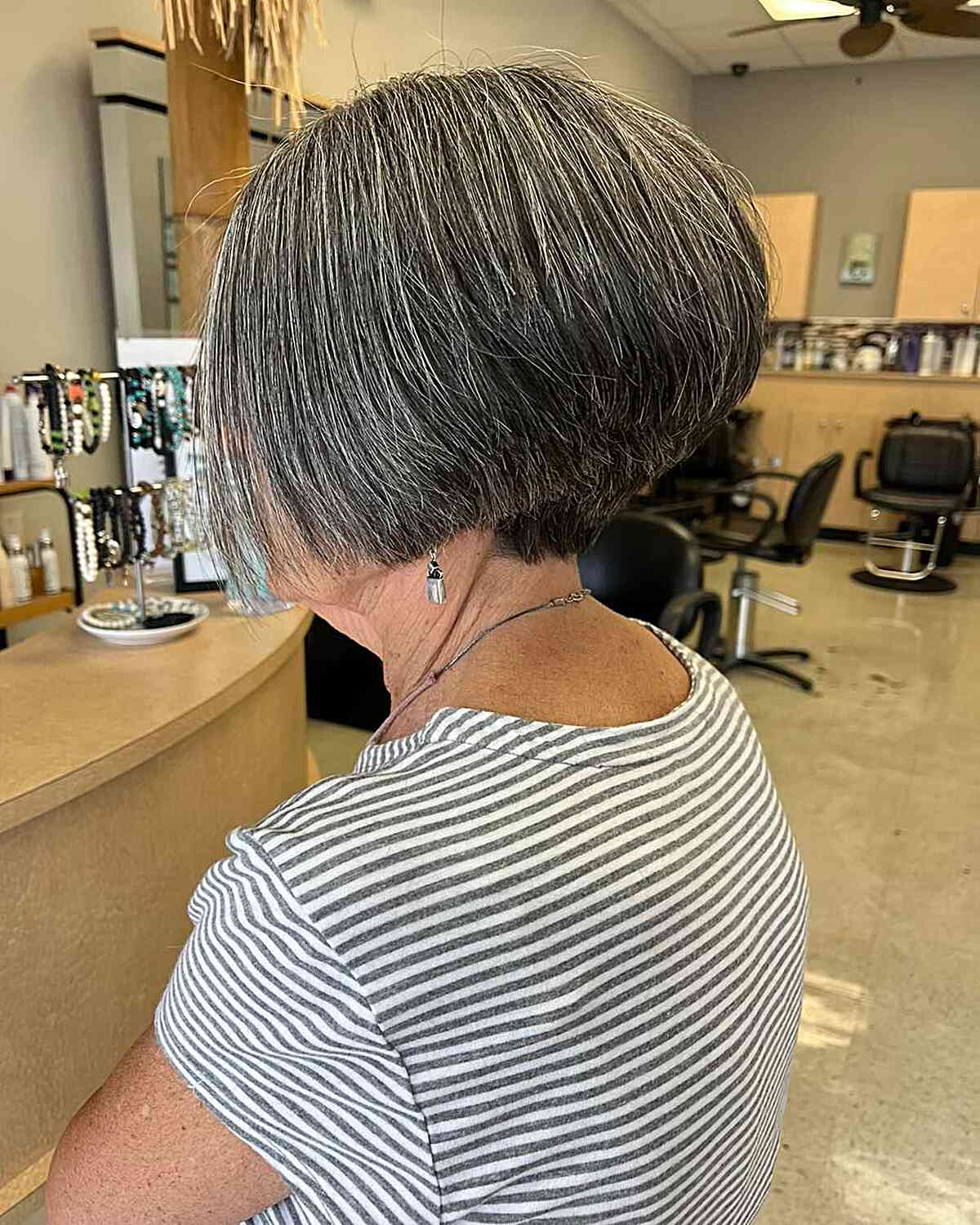 Here Are 25 Older Women Who Perfectly Pull Off The Modern “Wedge Cut” With Style