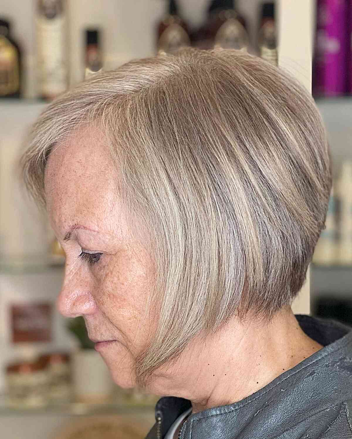 Here Are 25 Older Women Who Perfectly Pull Off The Modern “Wedge Cut” With Style