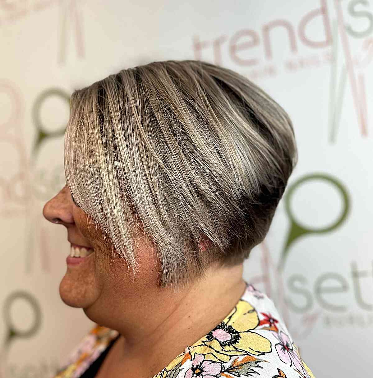 Here Are 25 Older Women Who Perfectly Pull Off The Modern “Wedge Cut” With Style