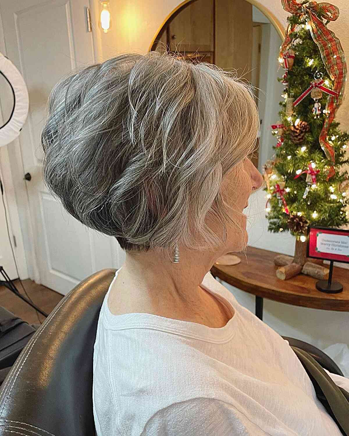 Here Are 25 Older Women Who Perfectly Pull Off The Modern “Wedge Cut” With Style