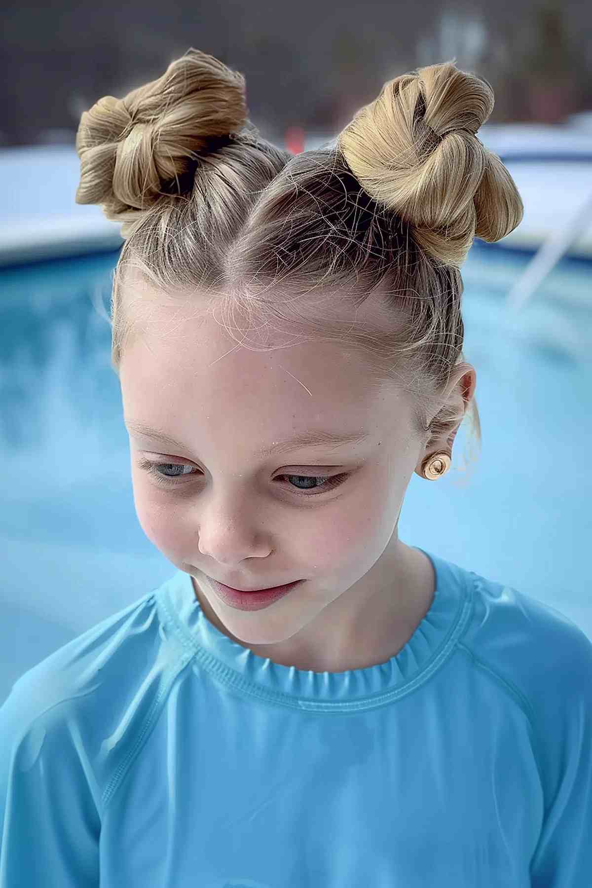 20 Perfect Pool Hairstyles That Are Cute &amp; Practical in 2025