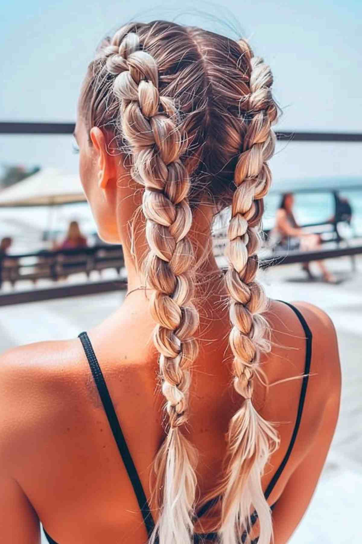 20 Perfect Pool Hairstyles That Are Cute &amp; Practical in 2025