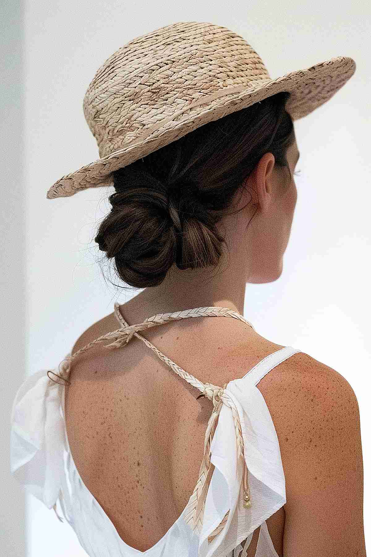 20 Perfect Pool Hairstyles That Are Cute &amp; Practical in 2025