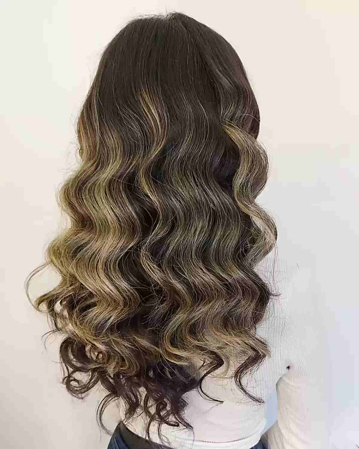 25 Absolutely Gorgeous Ways to Get “Hollywood Waves” for Your Next Event