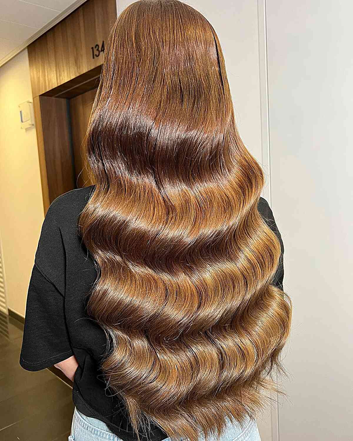 25 Absolutely Gorgeous Ways to Get “Hollywood Waves” for Your Next Event