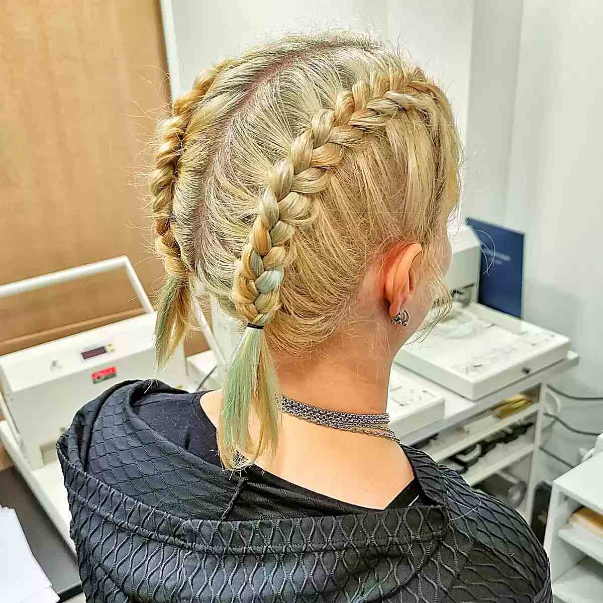 25 Cutest Volleyball Hairstyles That’ll Stay In Place