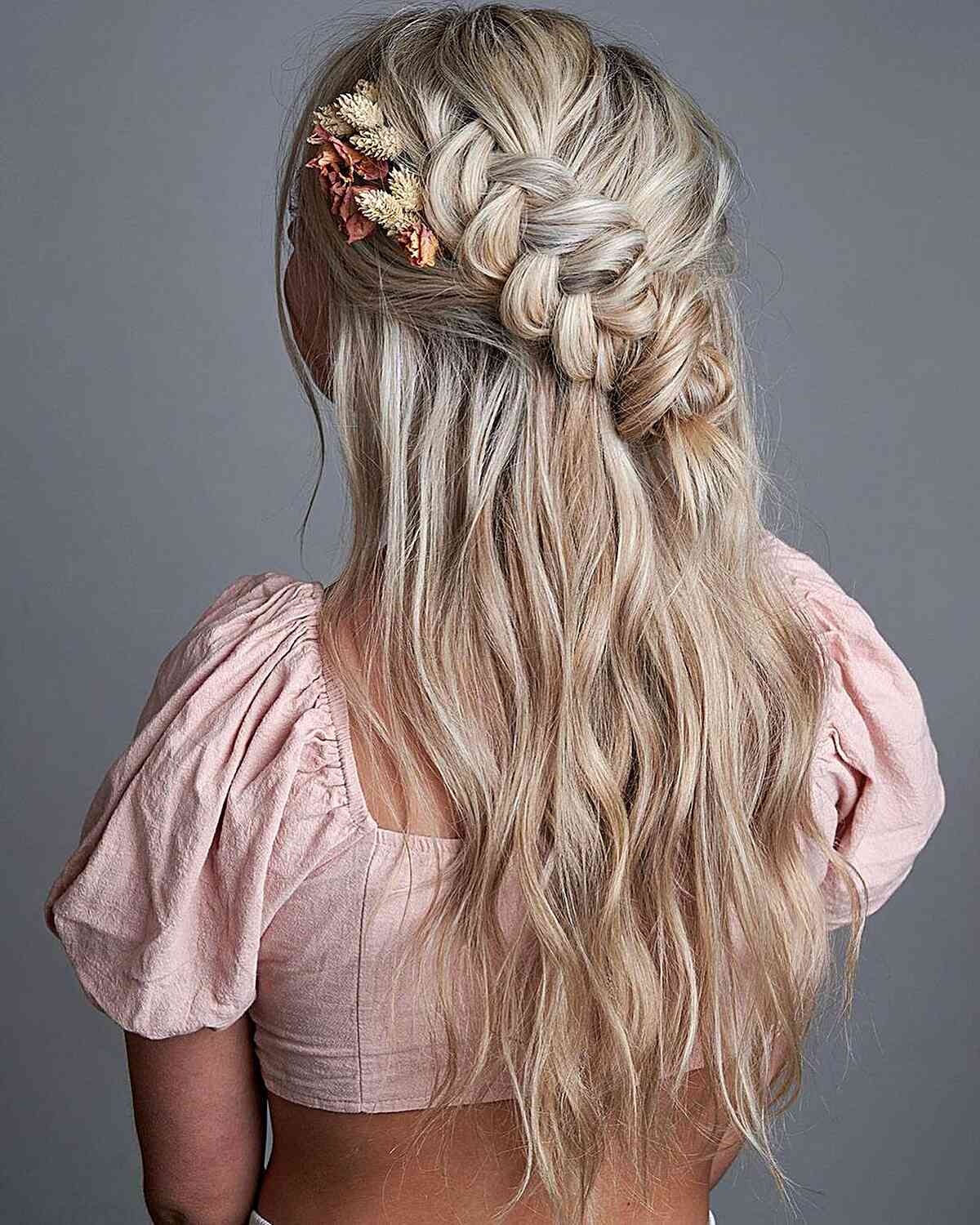 25 Hawaiian Hairstyles for the Cutest Island Look