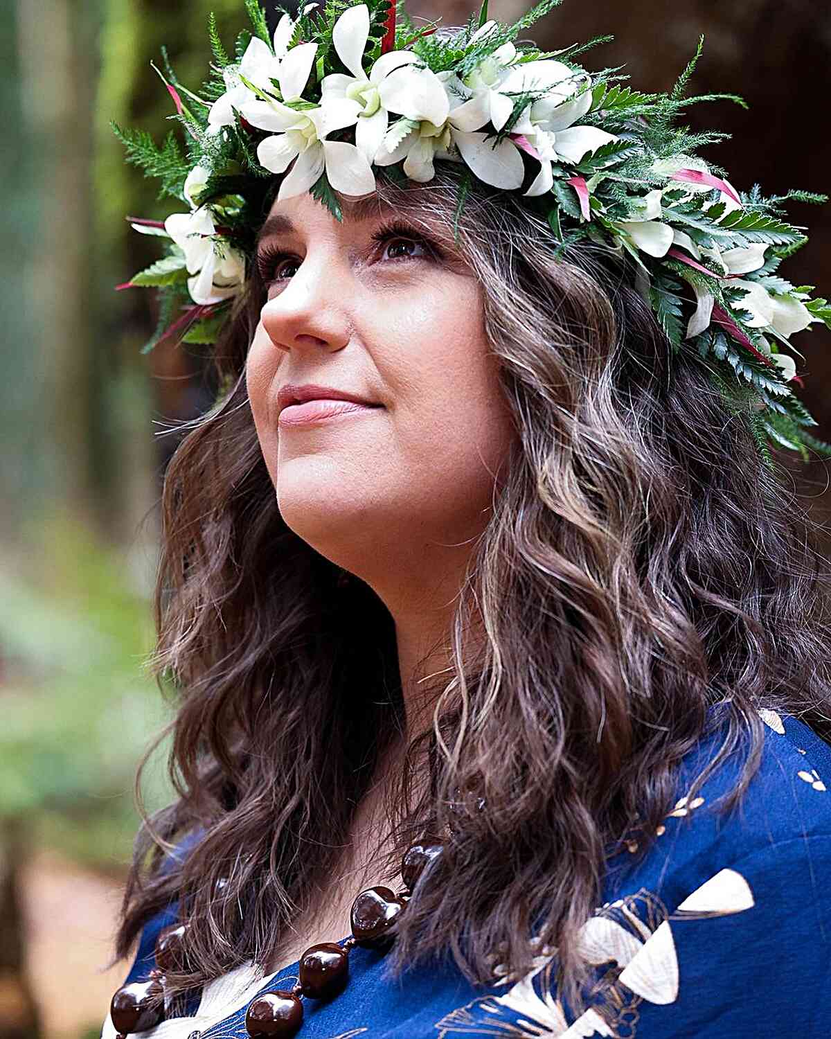 25 Hawaiian Hairstyles for the Cutest Island Look