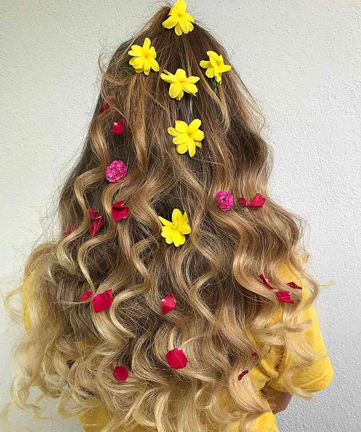25 Hawaiian Hairstyles for the Cutest Island Look