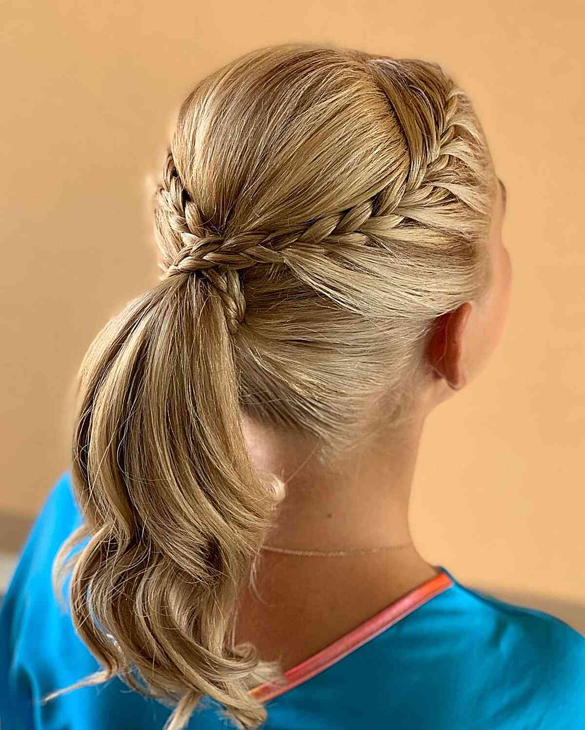 25 Hawaiian Hairstyles for the Cutest Island Look
