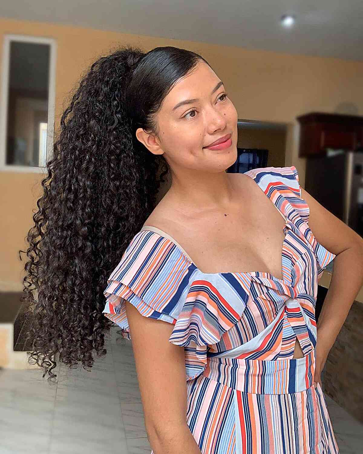 25 Hawaiian Hairstyles for the Cutest Island Look