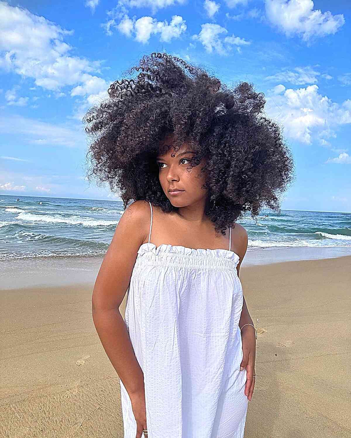 25 Hawaiian Hairstyles for the Cutest Island Look