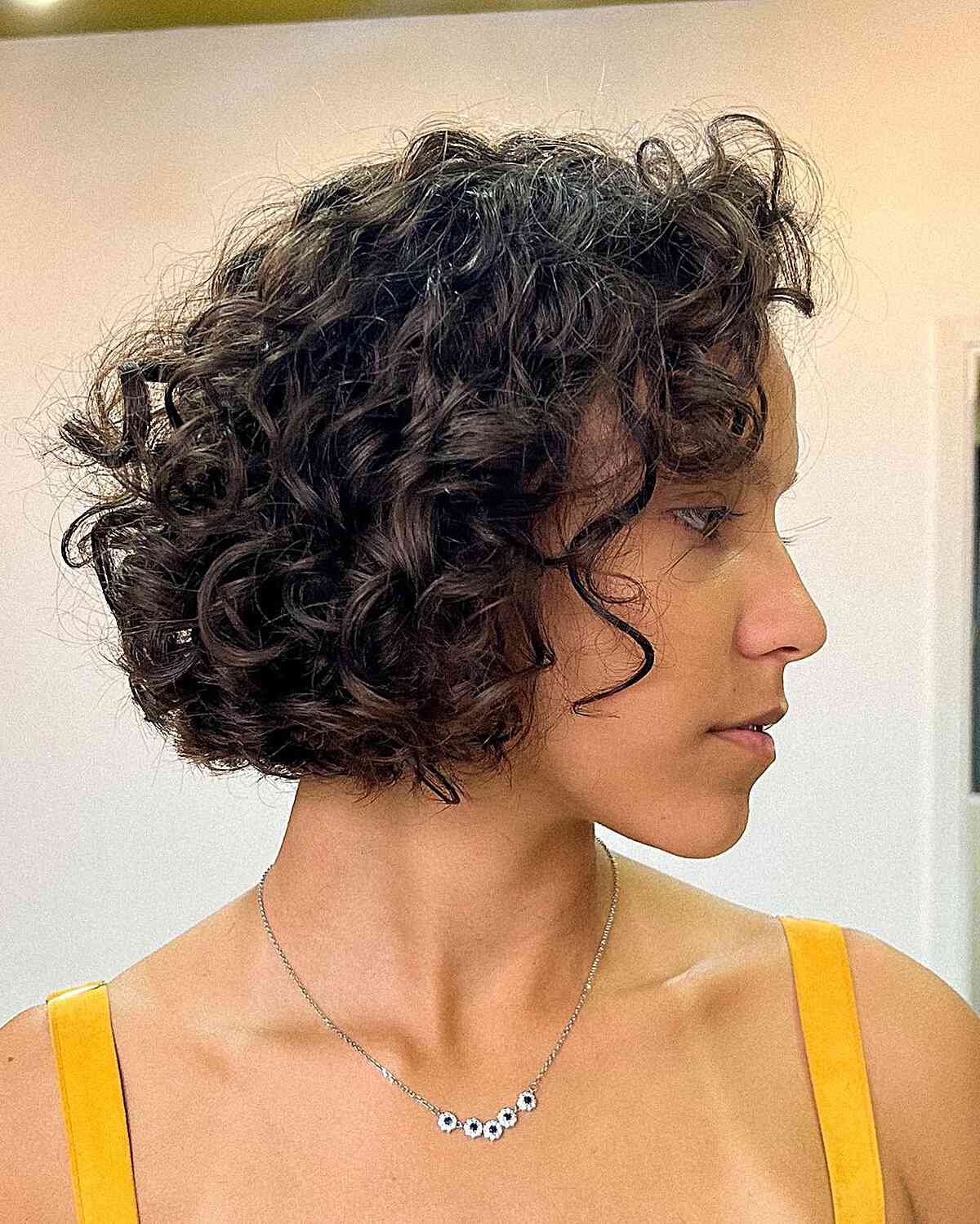 25 Hawaiian Hairstyles for the Cutest Island Look