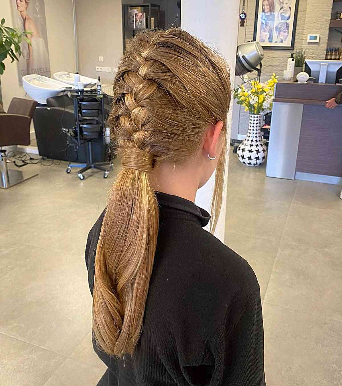 20 Cheerleading Hairstyles for Team Players