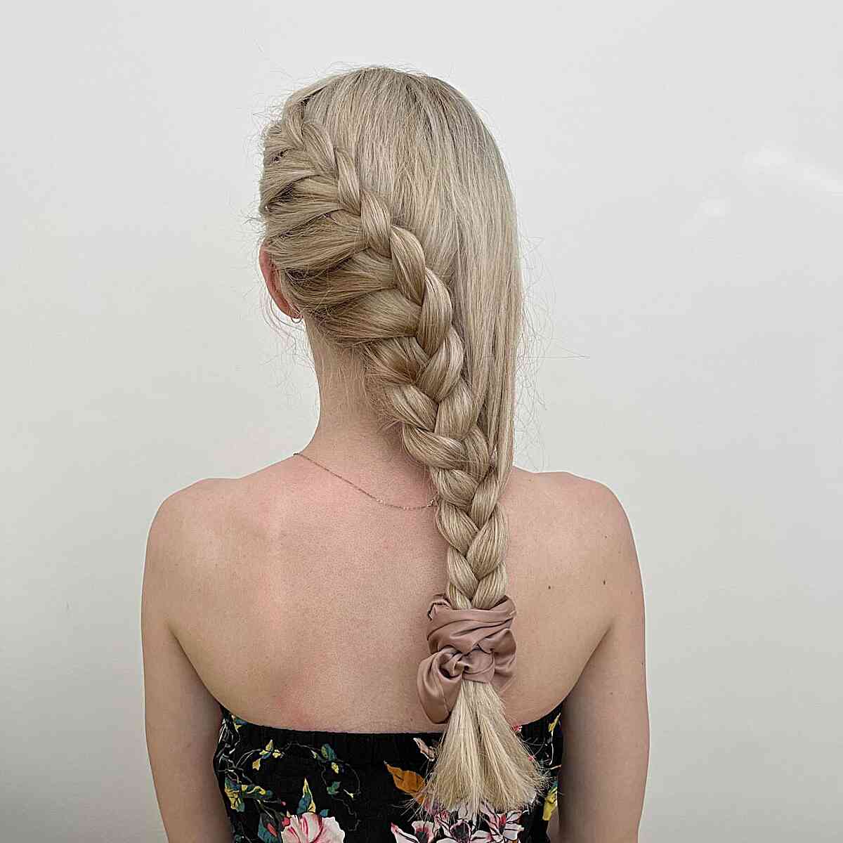 20 Cheerleading Hairstyles for Team Players