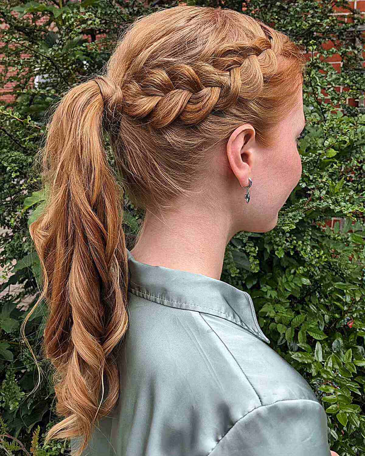 20 Cheerleading Hairstyles for Team Players