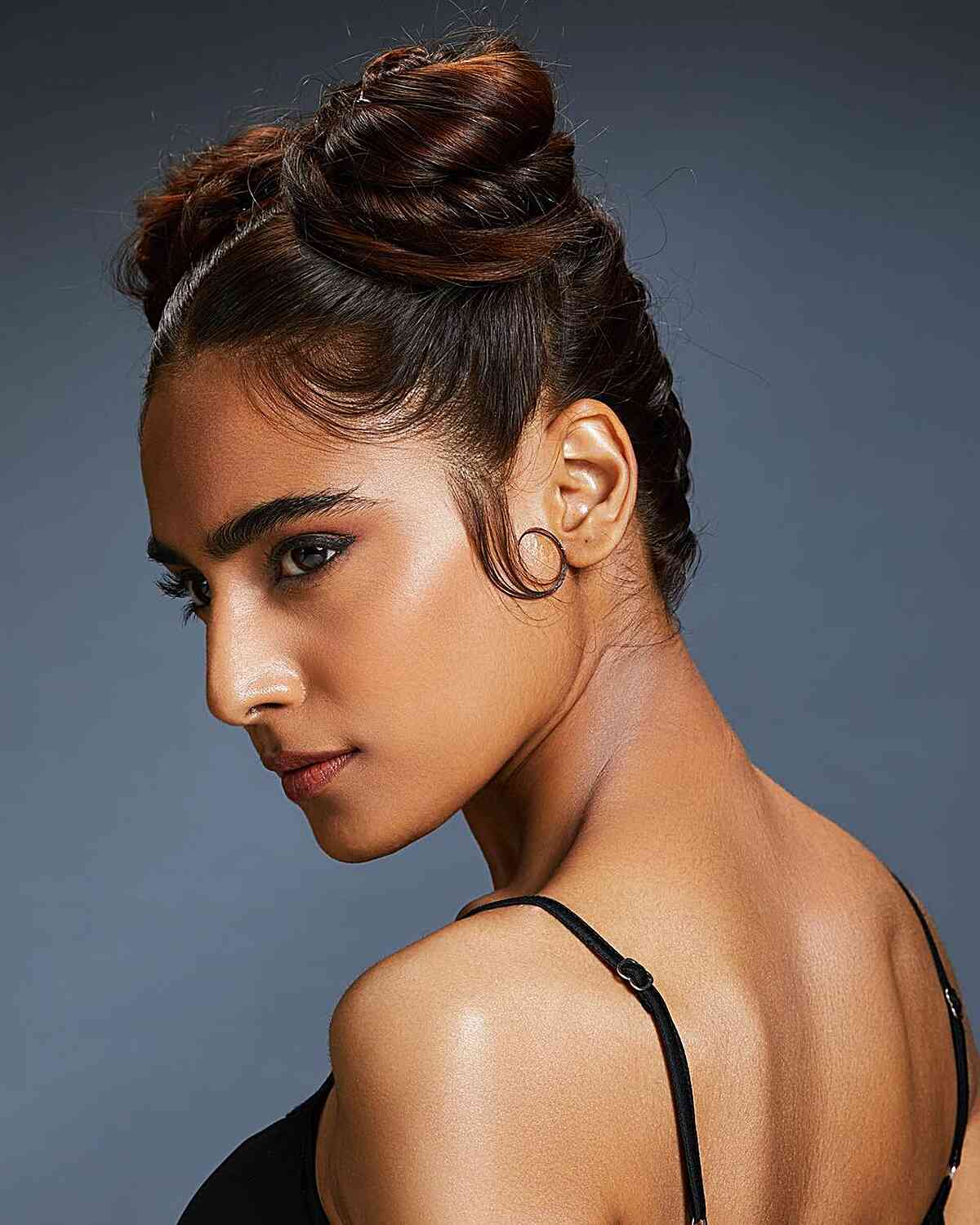 20 Cheerleading Hairstyles for Team Players