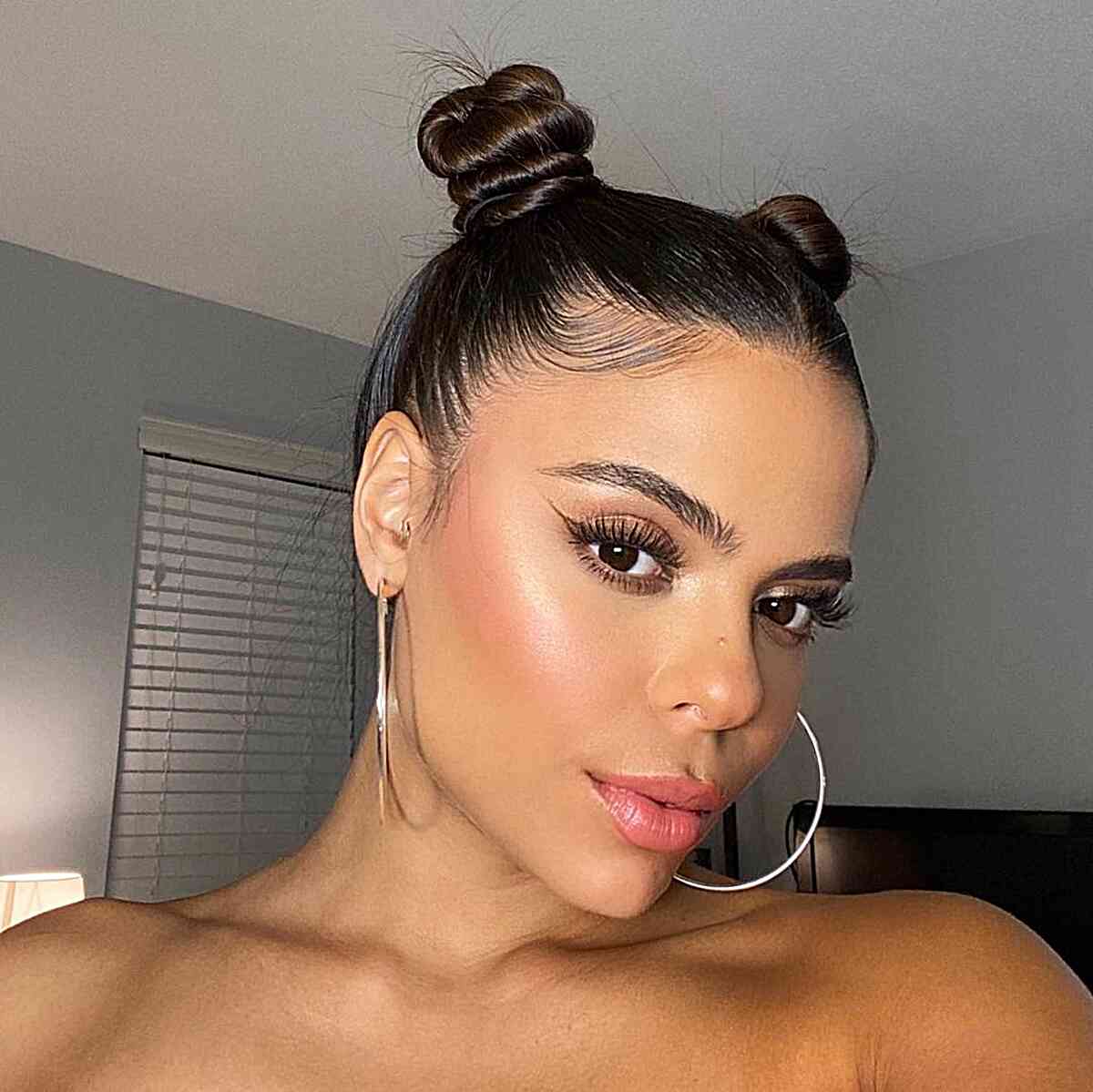 20 Cheerleading Hairstyles for Team Players