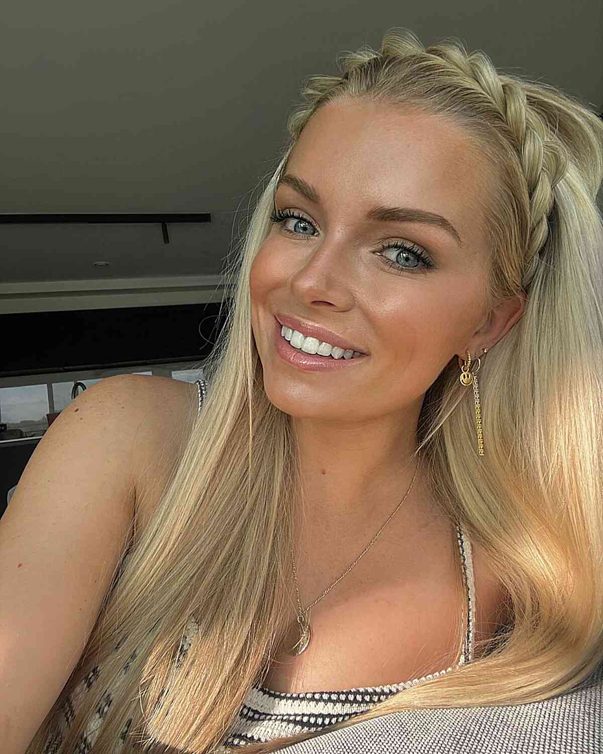 20 Cheerleading Hairstyles for Team Players