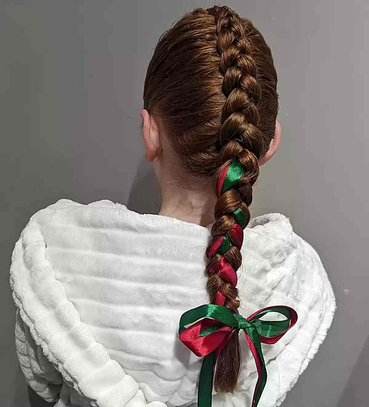 28 Perfect Softball Hairstyles That Are Trendy and Practical