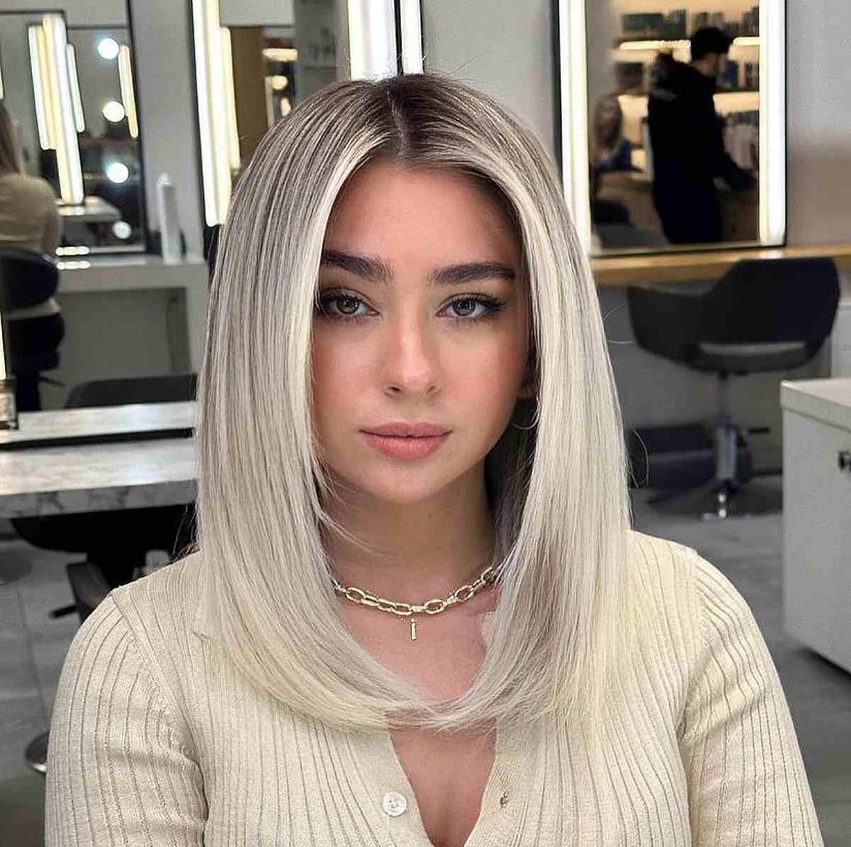 The Top 47 Hairstyles for Heart-Shaped Faces of 2025