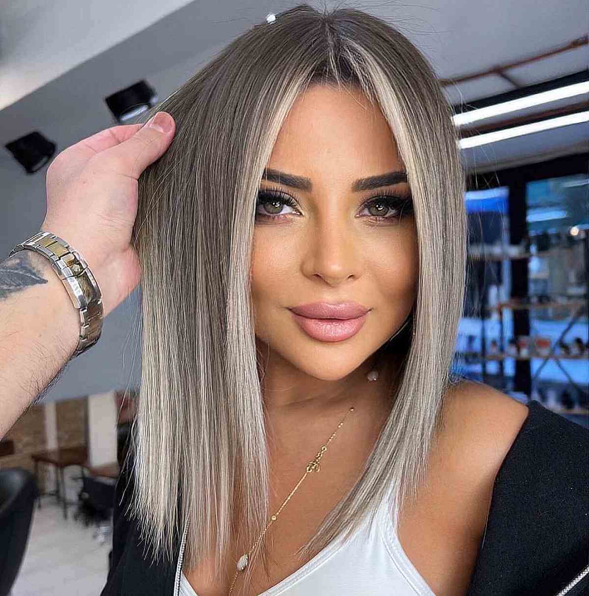 69 Middle Part Hairstyles Trending Right Now