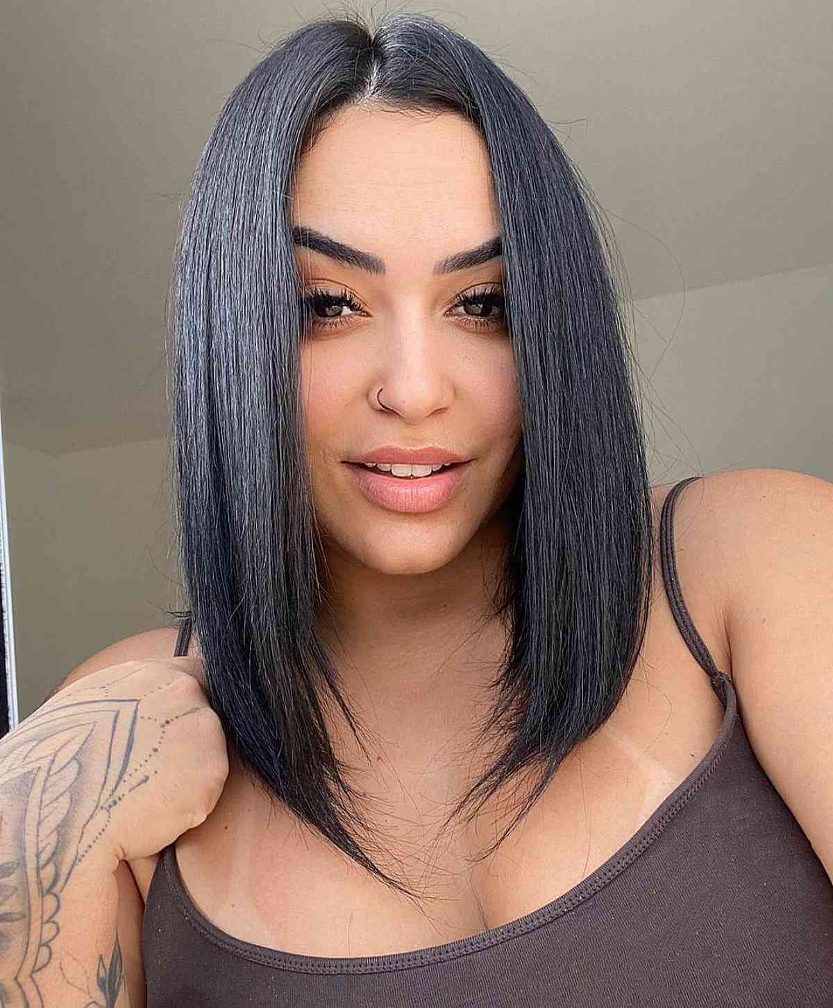 69 Middle Part Hairstyles Trending Right Now