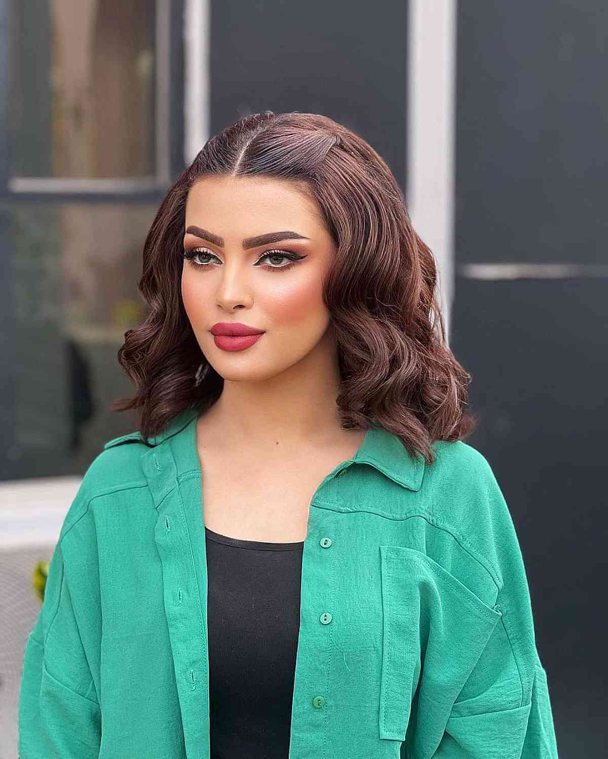 69 Middle Part Hairstyles Trending Right Now