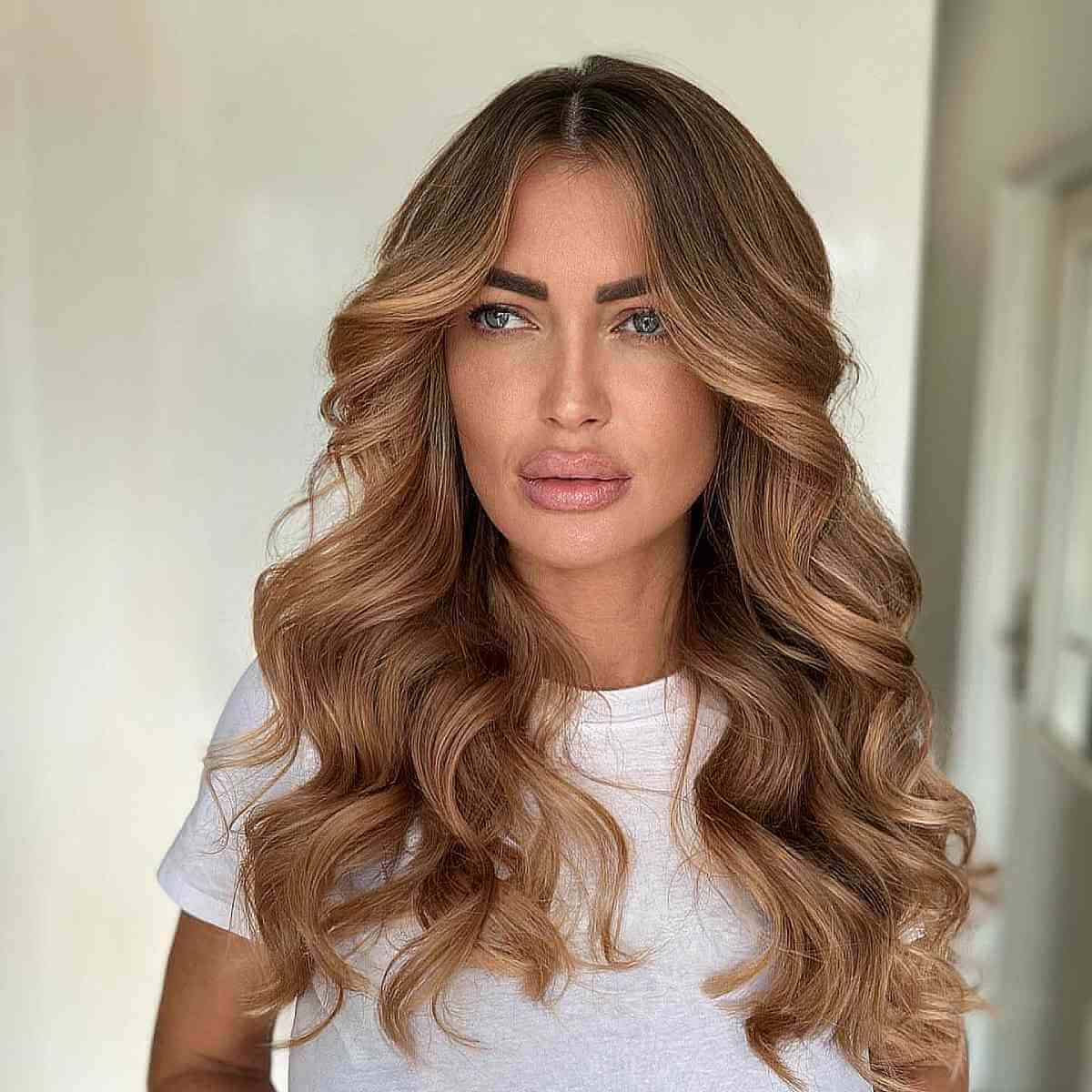 69 Middle Part Hairstyles Trending Right Now