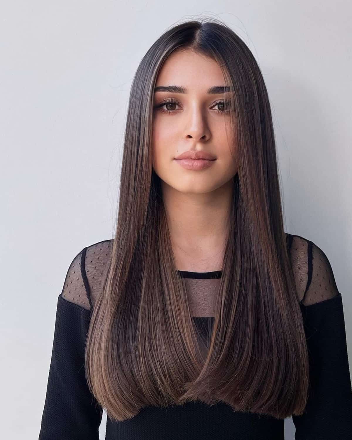 69 Middle Part Hairstyles Trending Right Now