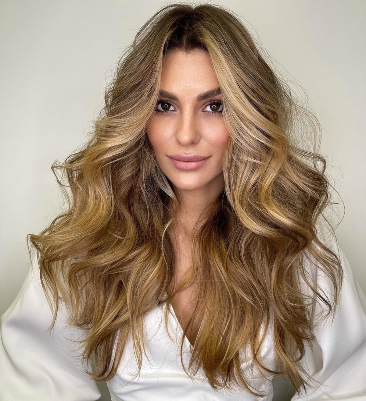 69 Middle Part Hairstyles Trending Right Now