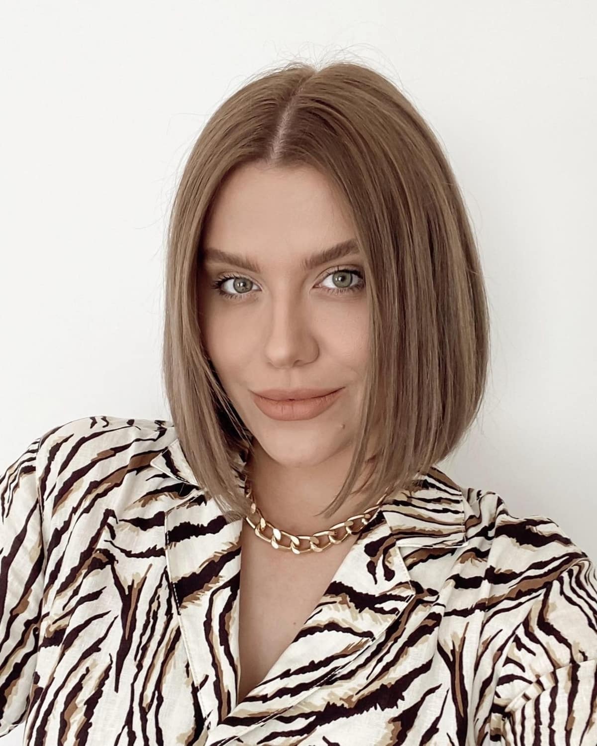 69 Middle Part Hairstyles Trending Right Now
