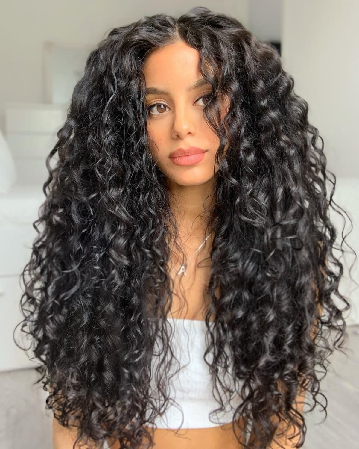 69 Middle Part Hairstyles Trending Right Now