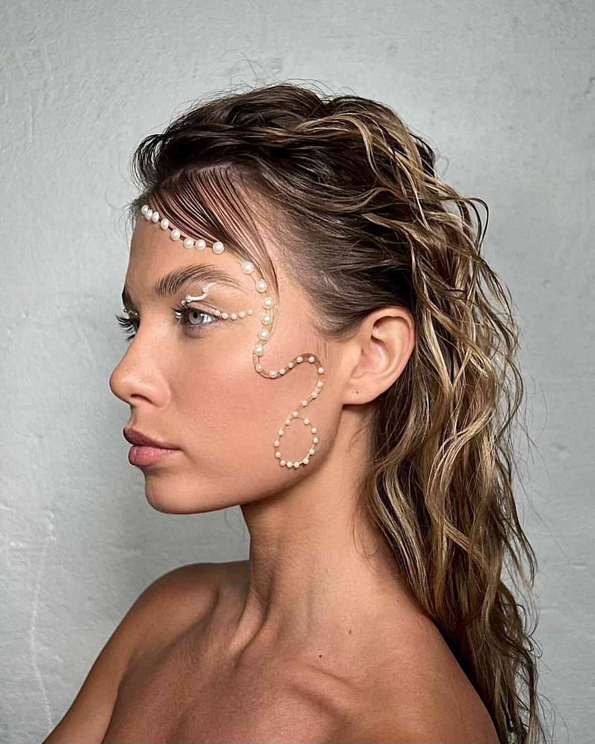 28 Best Ways to Get The “Wet Hairstyle” Trend