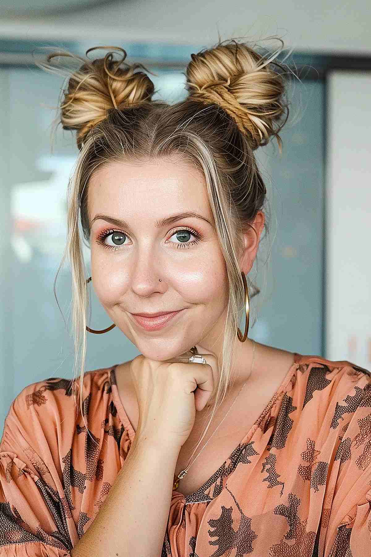 25 Chic and Comfortable Airport Hairstyles for Your Next Trip in 2025