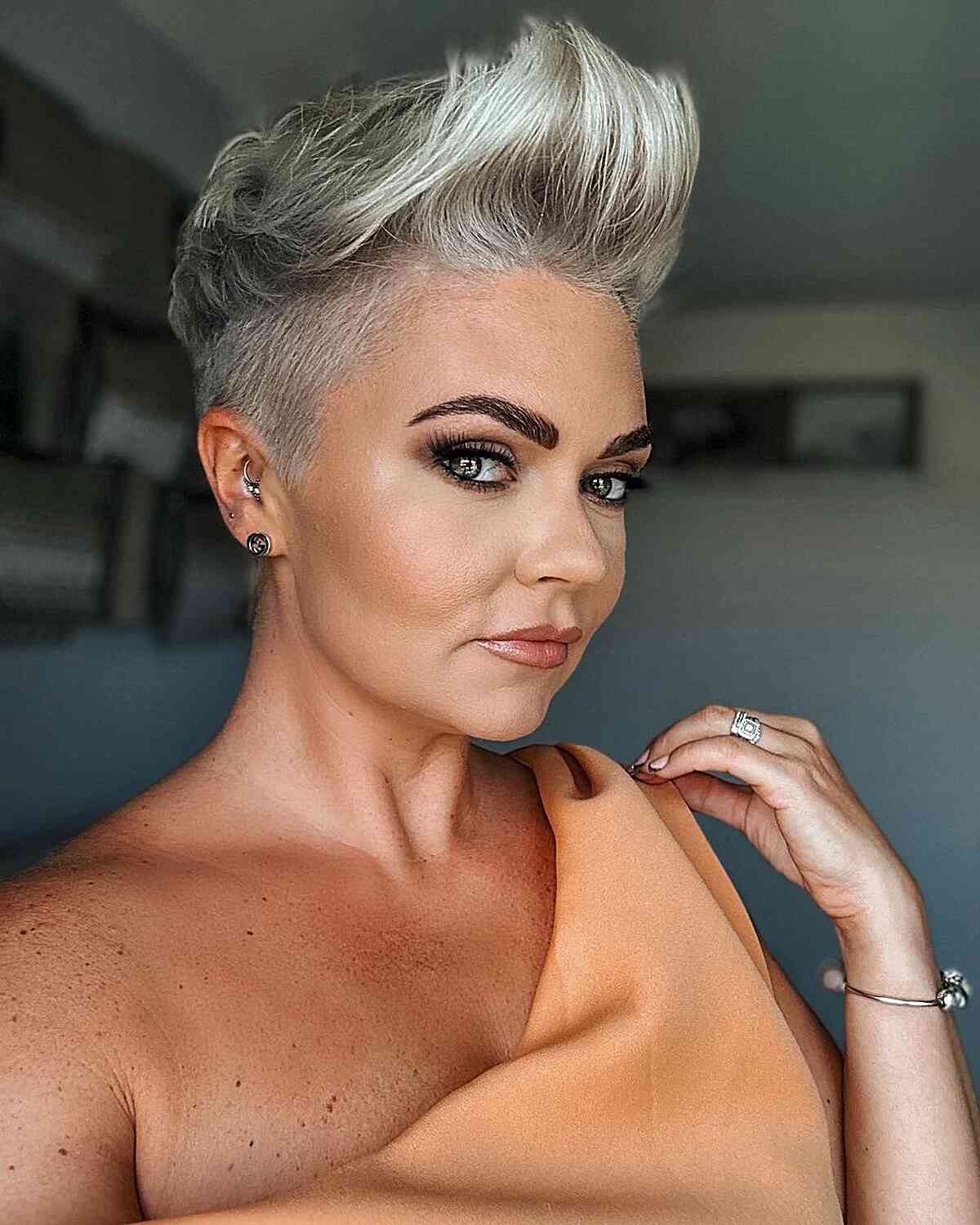 40 Easy Retro &amp; Vintage Hairstyles to Try This Year