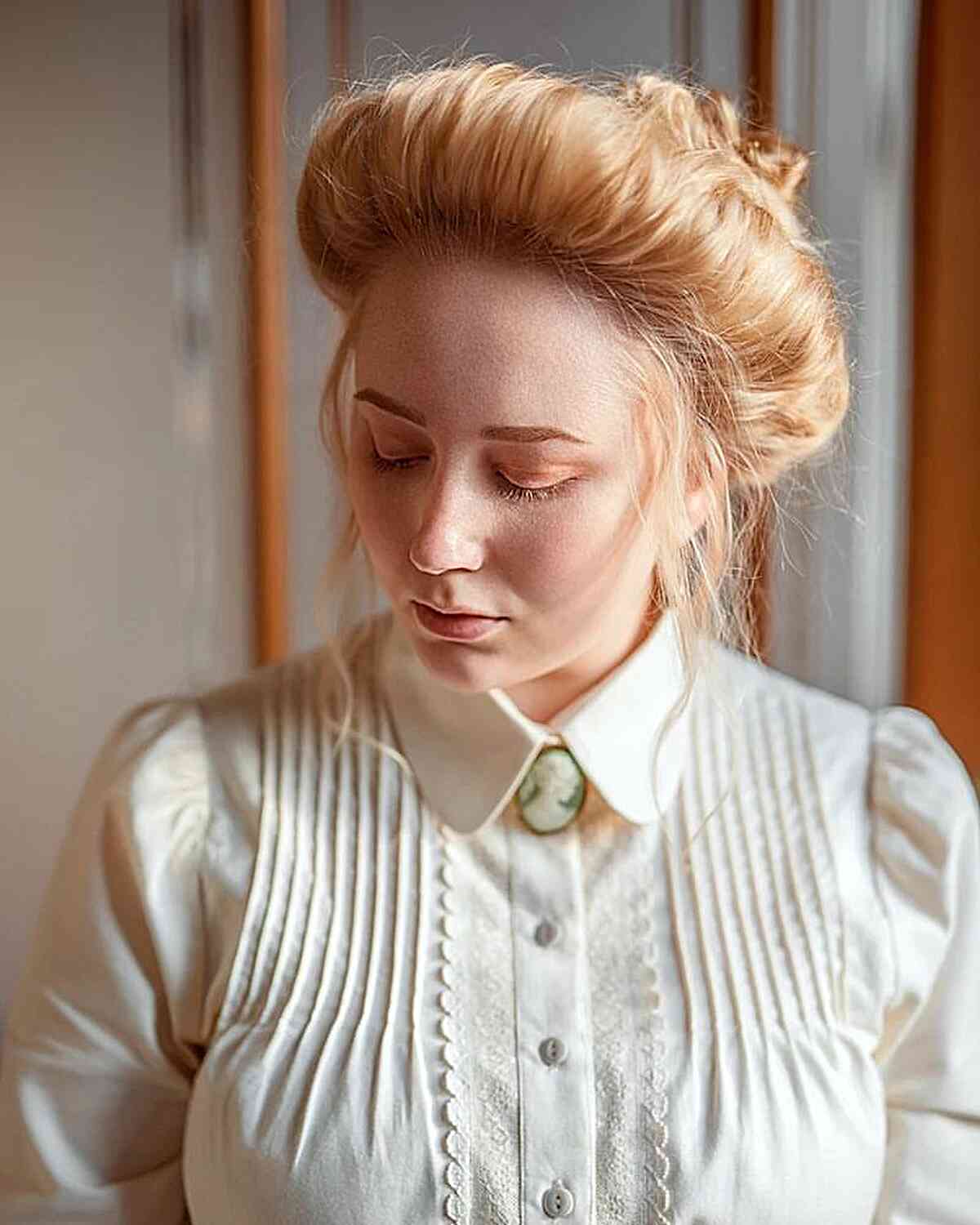 40 Easy Retro &amp; Vintage Hairstyles to Try This Year