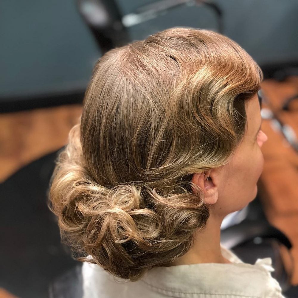 28Pin-Up Hairstyles That Scream “Retro Chic” (Tutorials Included)