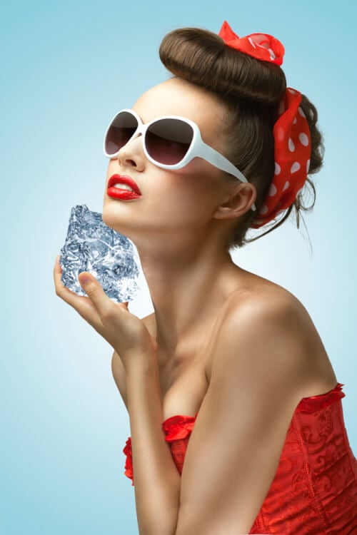 28Pin-Up Hairstyles That Scream “Retro Chic” (Tutorials Included)