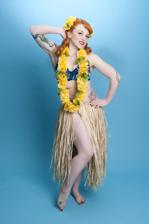 28Pin-Up Hairstyles That Scream “Retro Chic” (Tutorials Included)