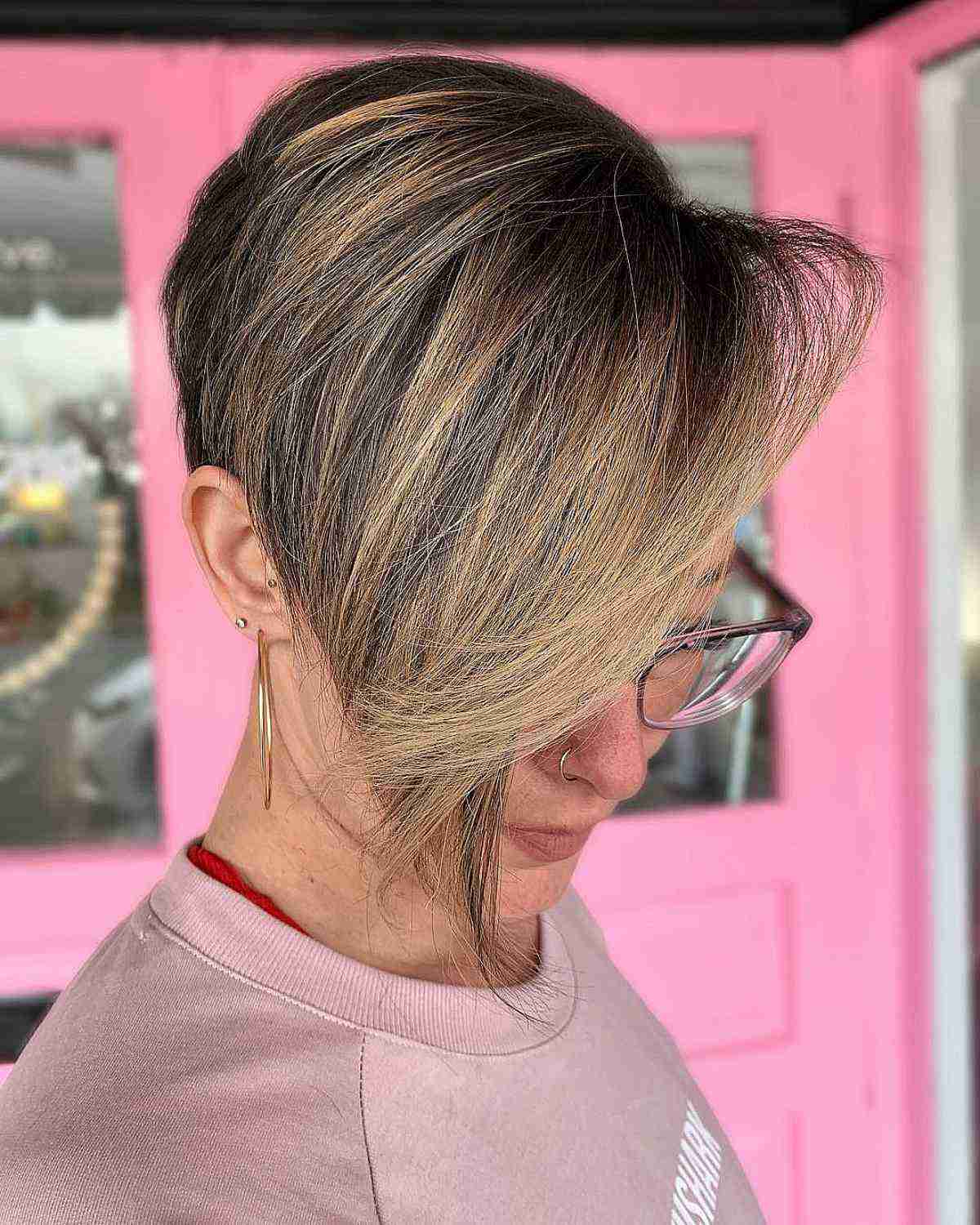 25 Gender Neutral Haircuts and Hairstyles for 2025
